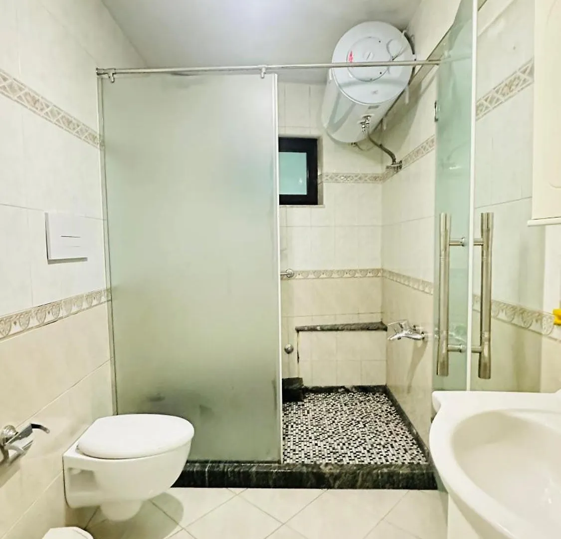 Warm & Spacious Apartment With Balcony Tirana
