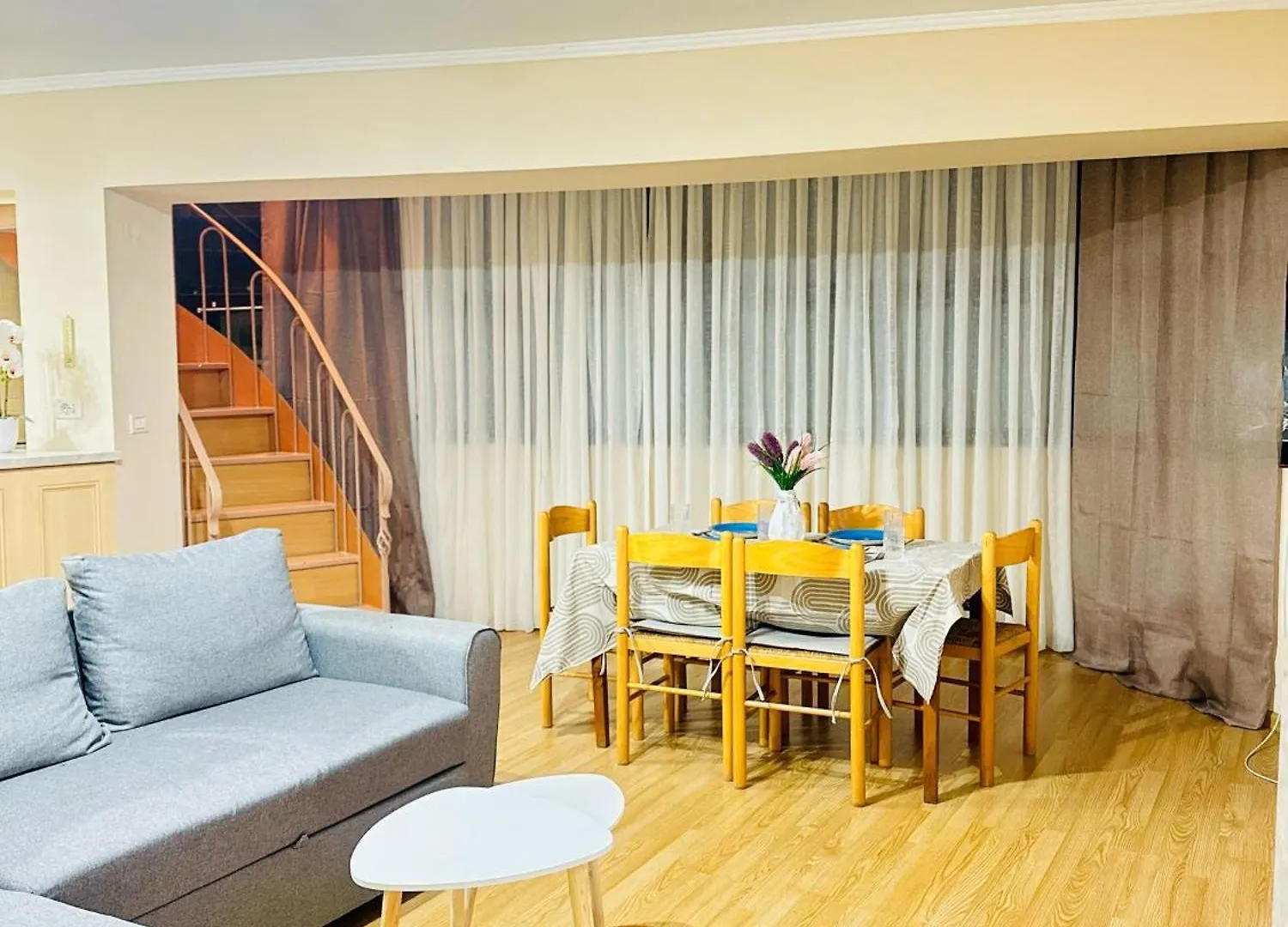 Warm & Spacious Apartment With Balcony Tirana Albania